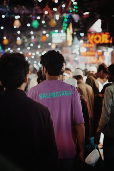 Whether you’re a start-up or an established company, the need for effective brand growth and market positioning is paramount. As a marketing agency in Thailand, we specialize in empowering businesses to build a lasting, influential brand presence—without relying on traditional advertising methods.